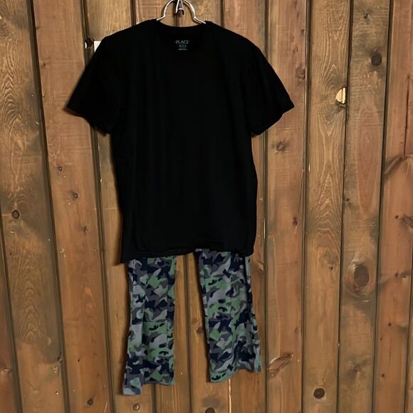Youth boys size 14-16 Camouflage boys pajama set. - Picture 3 of 8